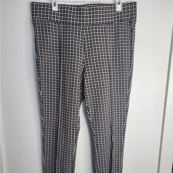 Old Navy Skinny Dress Pants - Picture 3 of 5